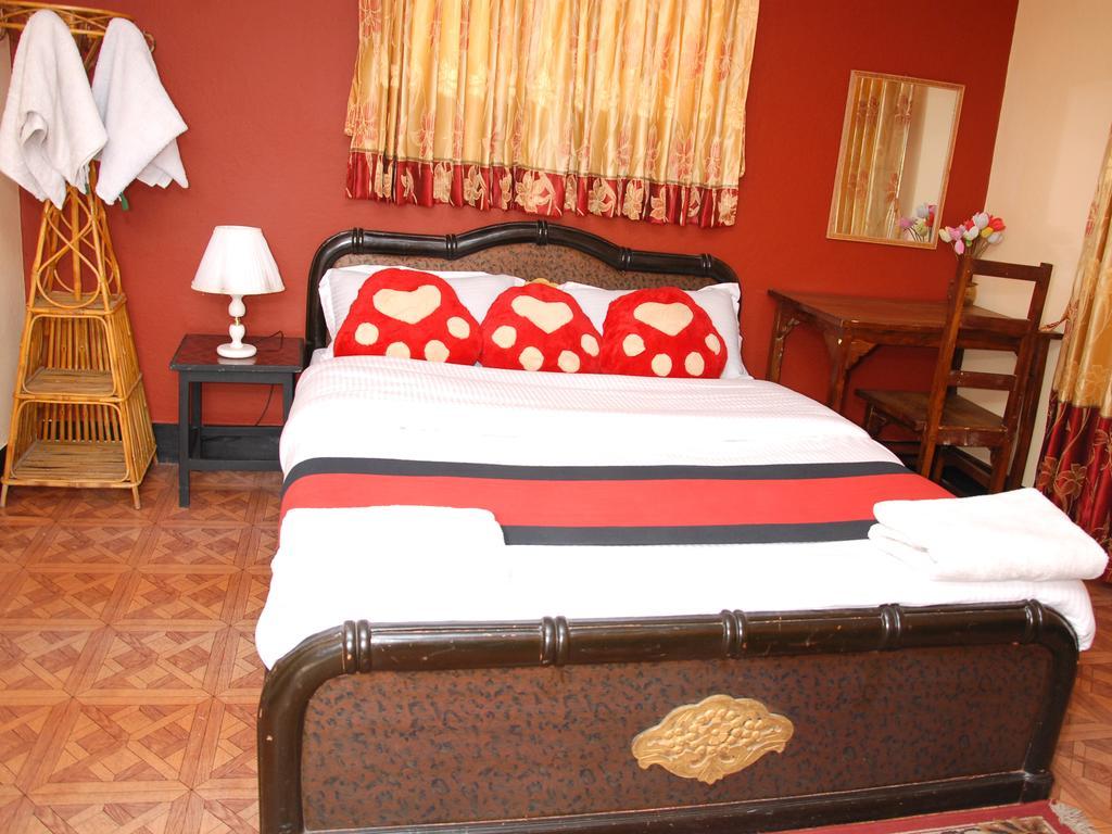 Elbrus Home Катманду Екстериор снимка