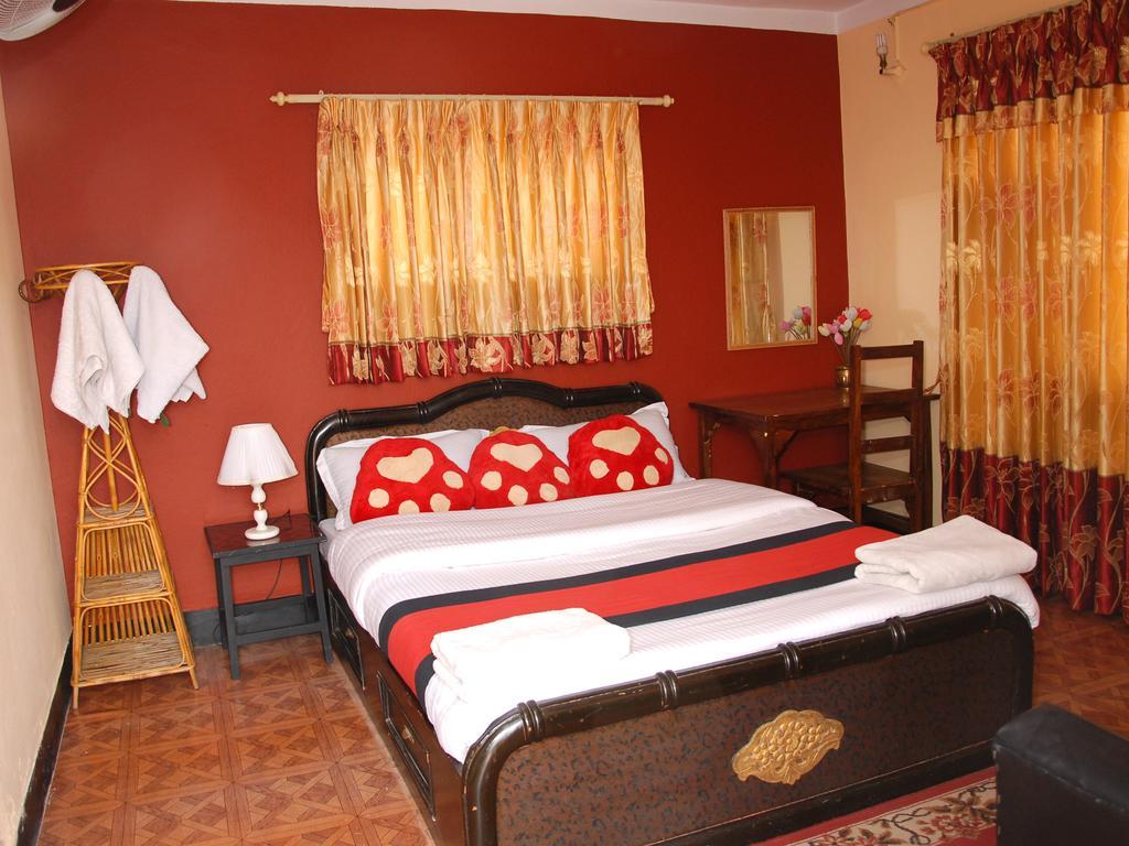 Elbrus Home Катманду Екстериор снимка